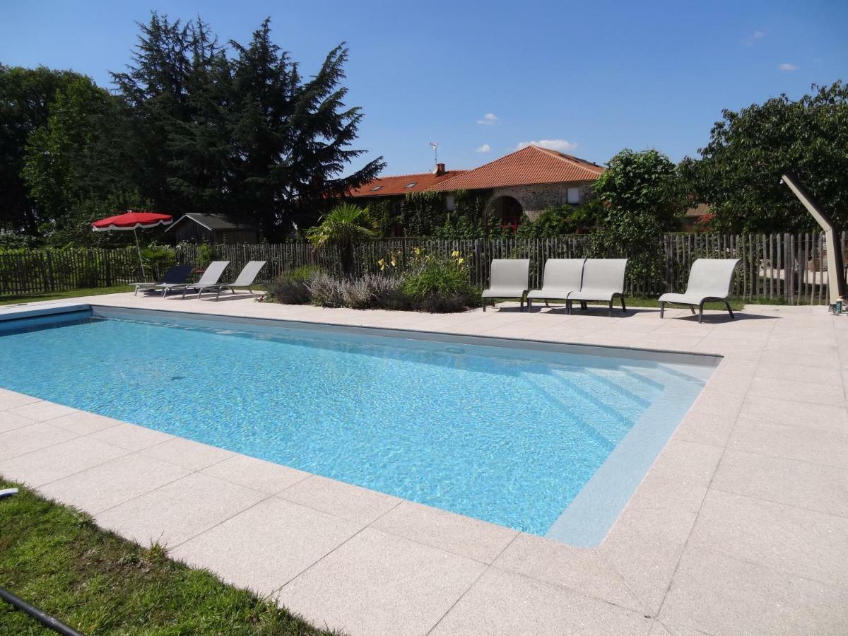 Hotel La Ferme De Rouffignac Blanzac  Zewnętrze zdjęcie