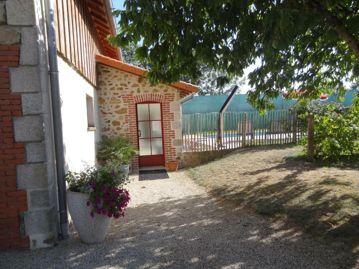 Hotel La Ferme De Rouffignac Blanzac  Zewnętrze zdjęcie